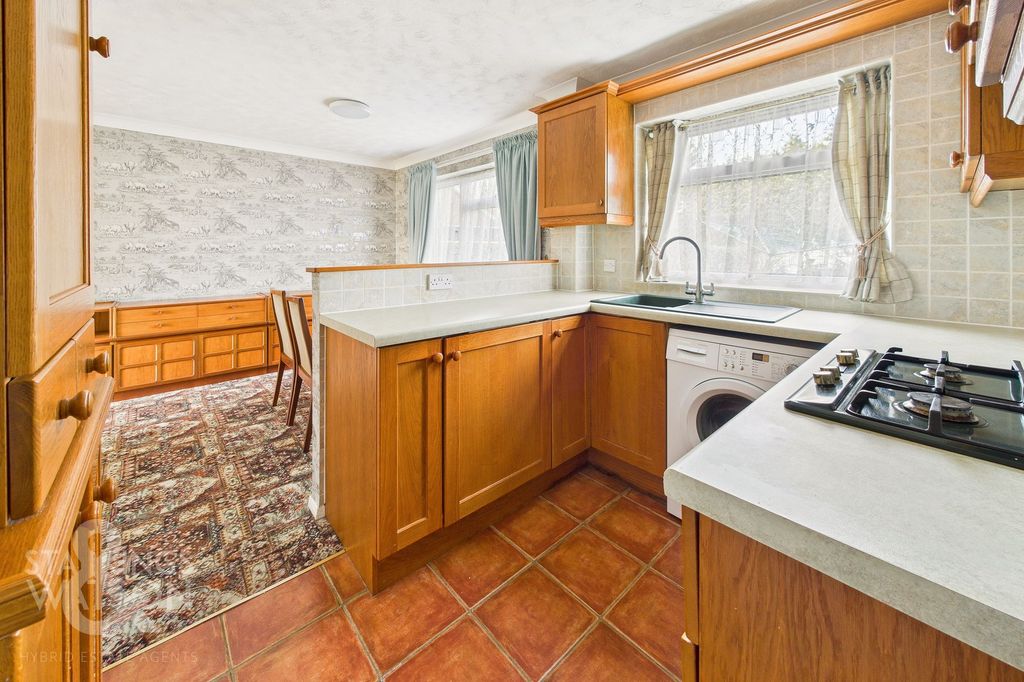 Property photo 3 of 16