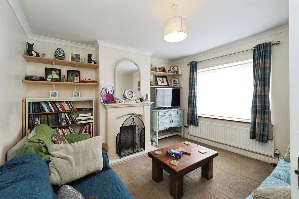 Property photo 3 of 17