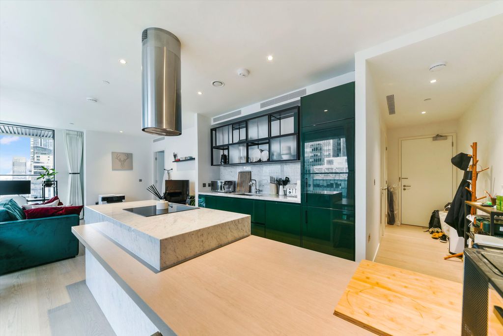 Property photo 2 of 12 Image