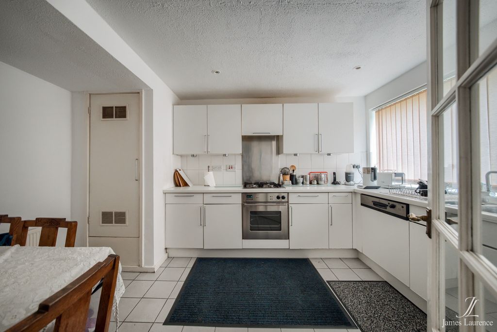 Property photo 3 of 14 Xt5A8942-Hdr(3)