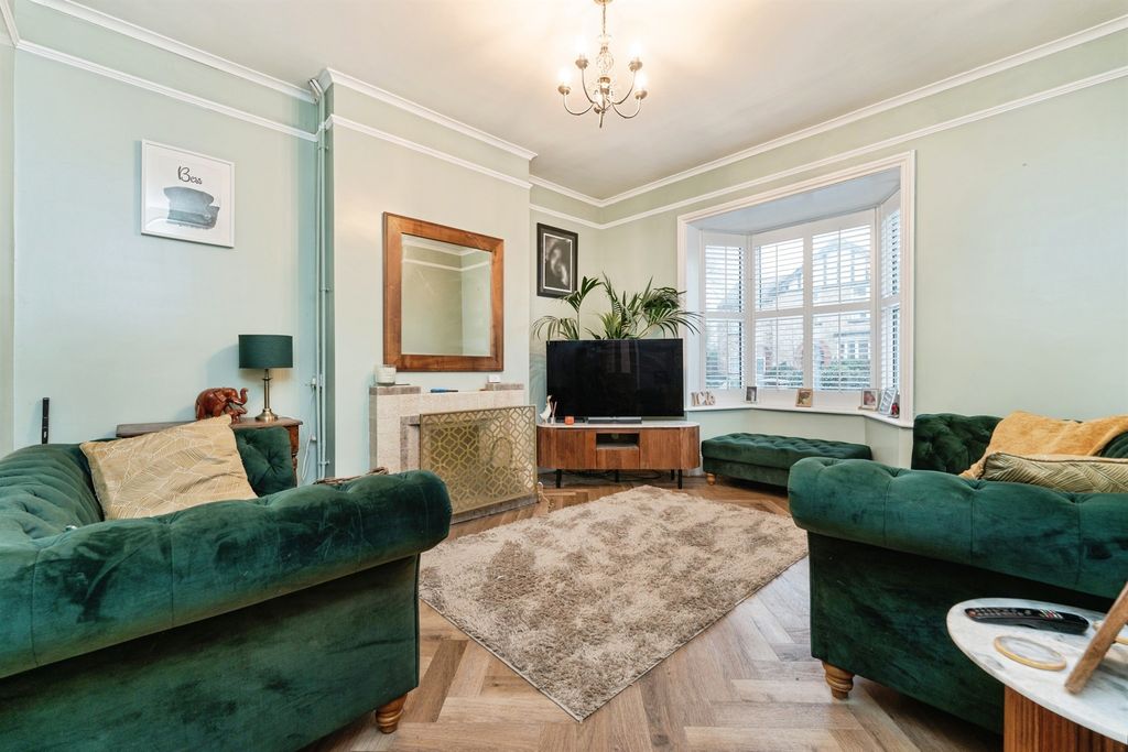 Property photo 2 of 20