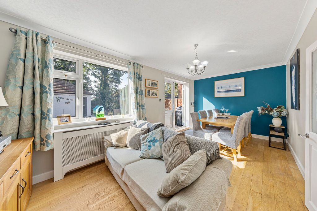 Property photo 3 of 20