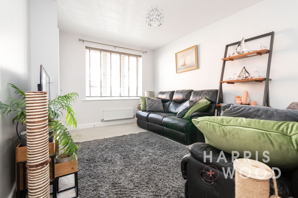 Property photo 3 of 19 4389114