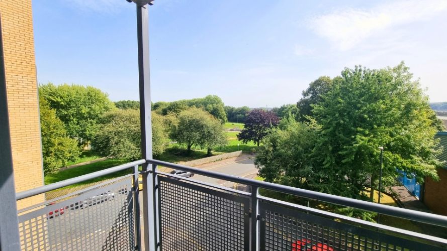 Property photo 1 of 11 Cover