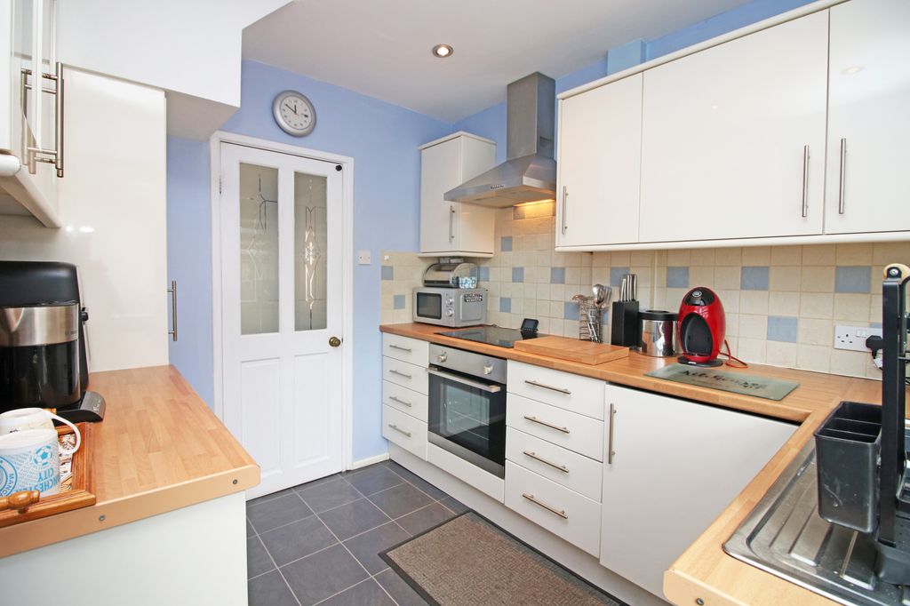 Property photo 2 of 19
