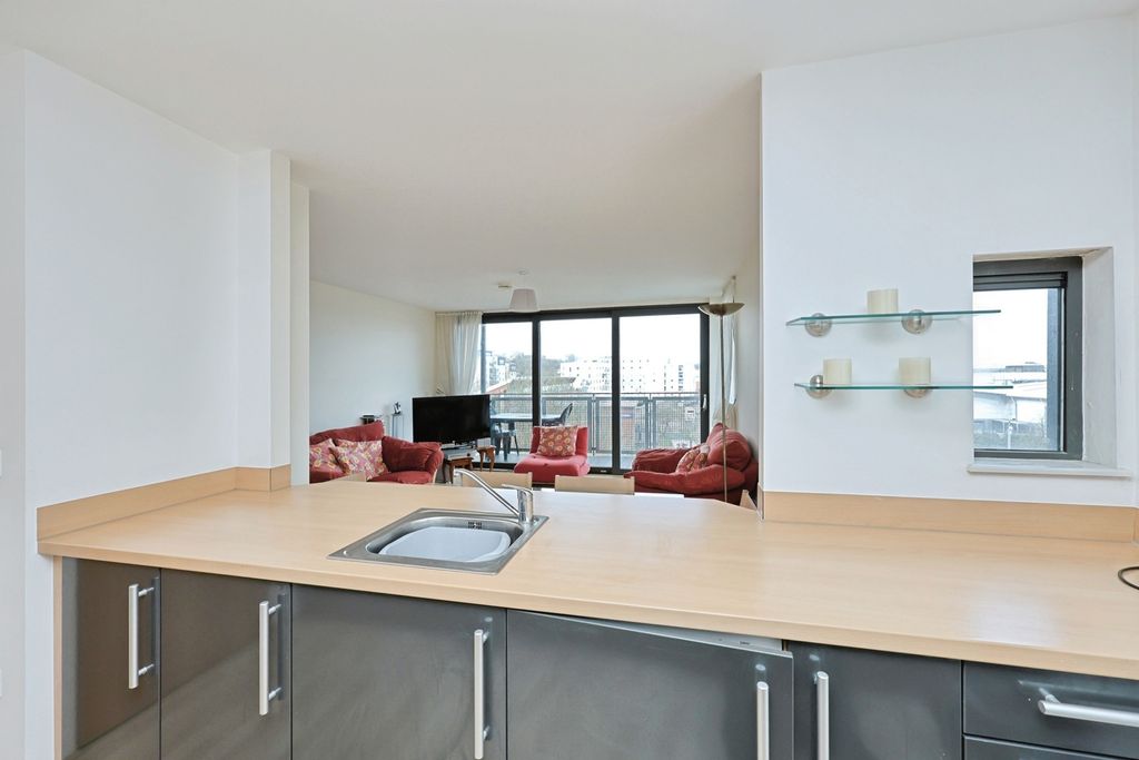 Property photo 3 of 15 Pbox-Img.Jpg