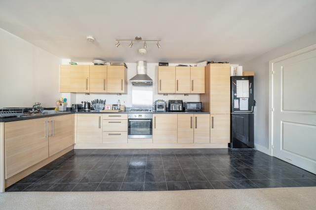 Property photo 2 of 20 Open Plan Kitchen/Li