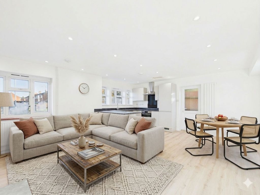 Property photo 2 of 23