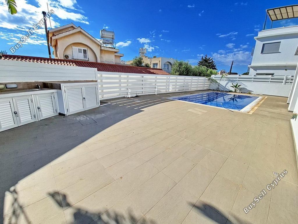 Property photo 3 of 36