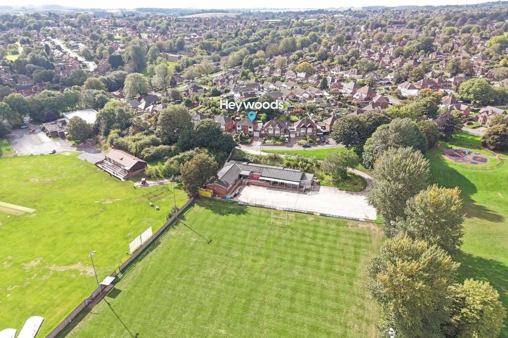 Property photo 2 of 54