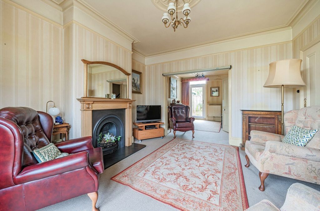 Property photo 2 of 22 Living Room