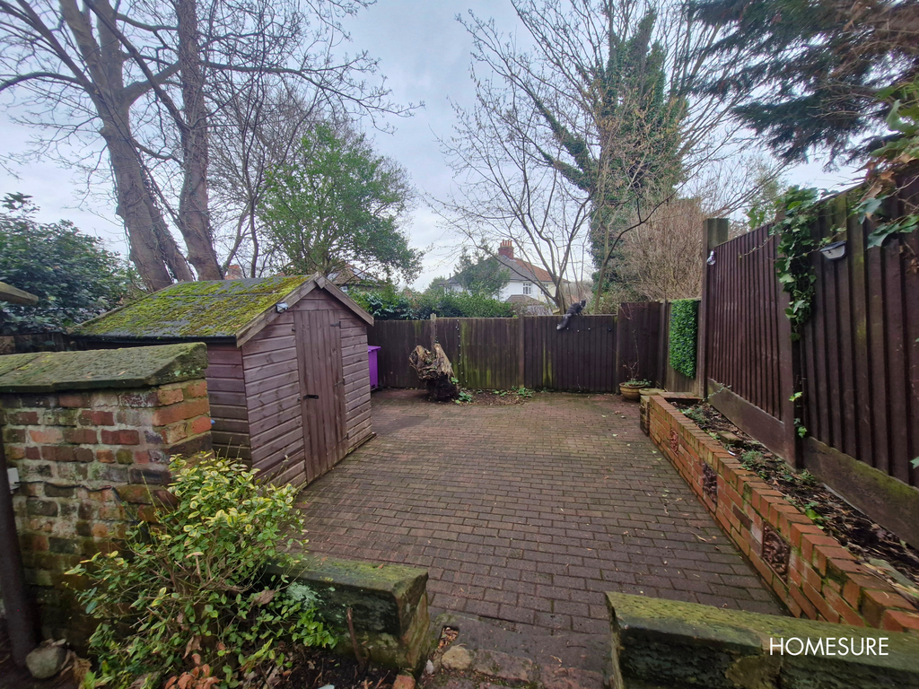 Property photo 3 of 19 Front Garden 2