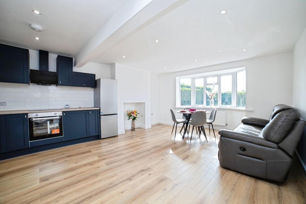 Property photo 2 of 20 Pbox-Img.Jpg