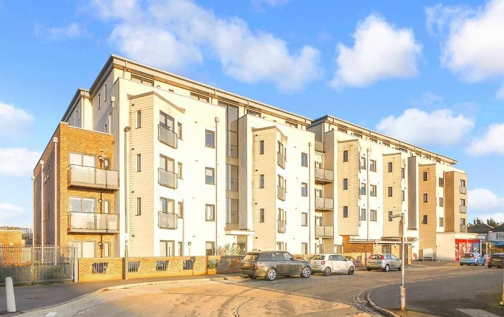 Property photo 1 of 12