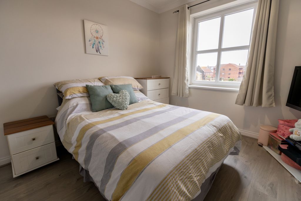 Property photo 3 of 13 Ewemove-11