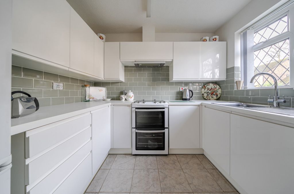 Property photo 3 of 12 1394787-4-6949367...