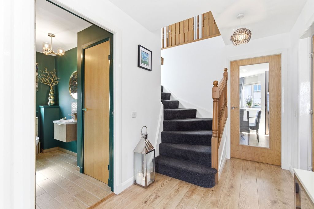 Property photo 2 of 47