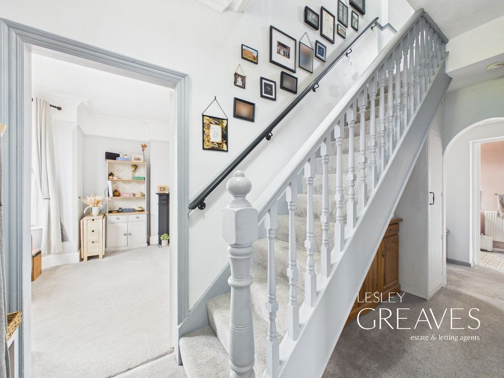 Property photo 2 of 16 Hallway