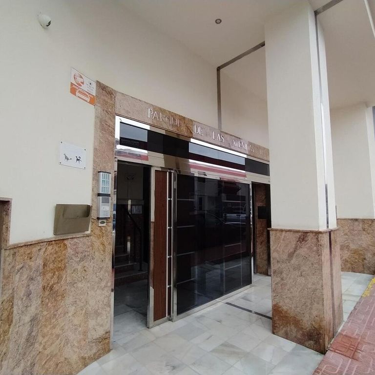 Property photo 2 of 43