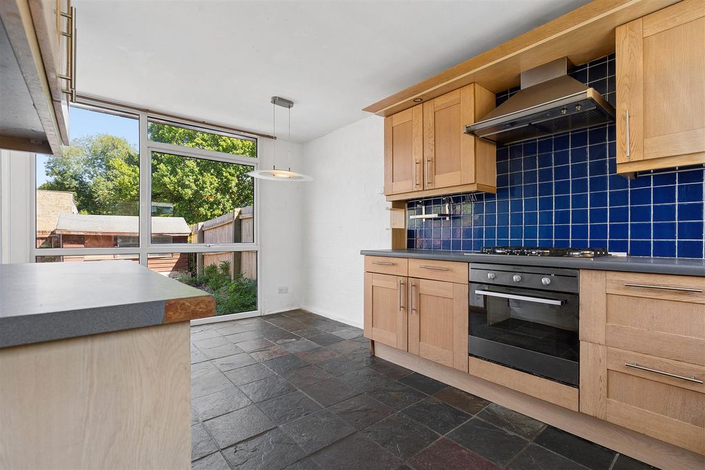Property photo 3 of 12 Kitchen/Diner