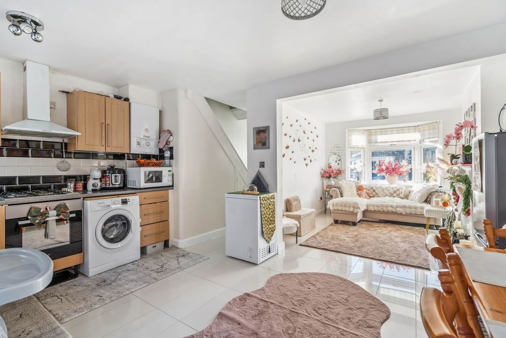 Property photo 2 of 13