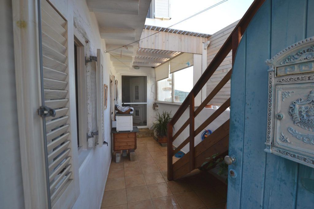 Property photo 3 of 35