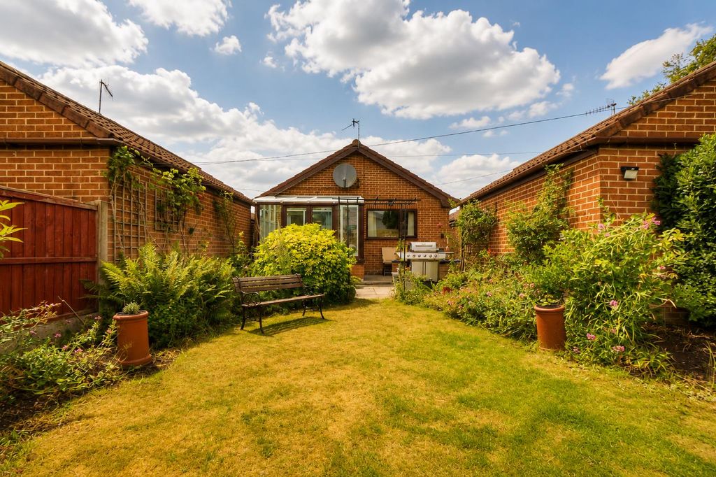Property photo 2 of 17 F1Ad1F72-5c6F-427A-8ee7-Cf662d473F73.Png