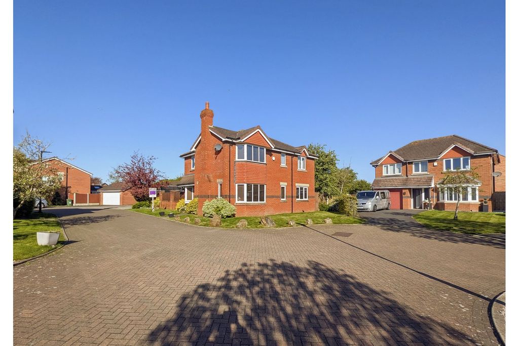 Property photo 2 of 33