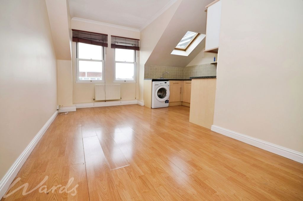 Property photo 3 of 8 St James Lounge