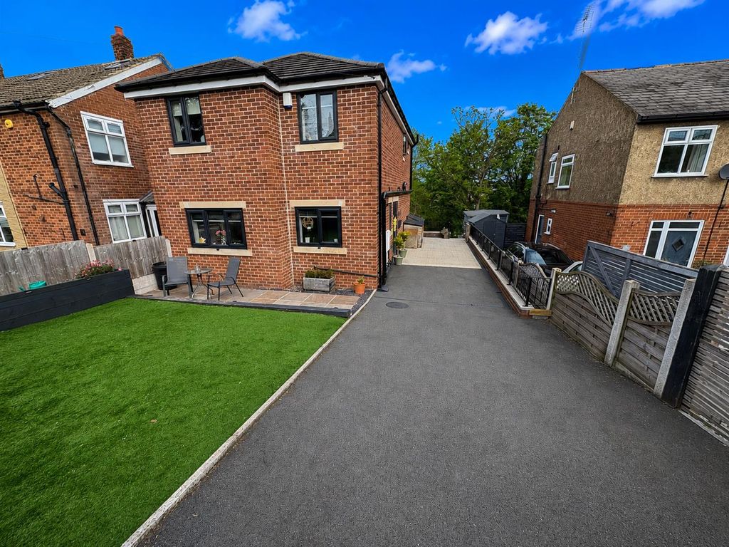 Property photo 1 of 34