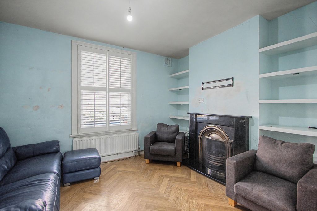 Property photo 2 of 18 25 Norman Grove, Bow, London, E3 5Eg