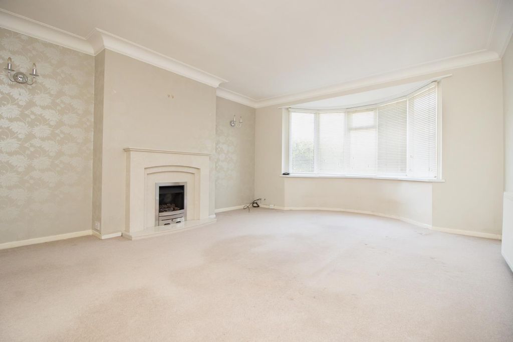 Property photo 2 of 12 Living Room