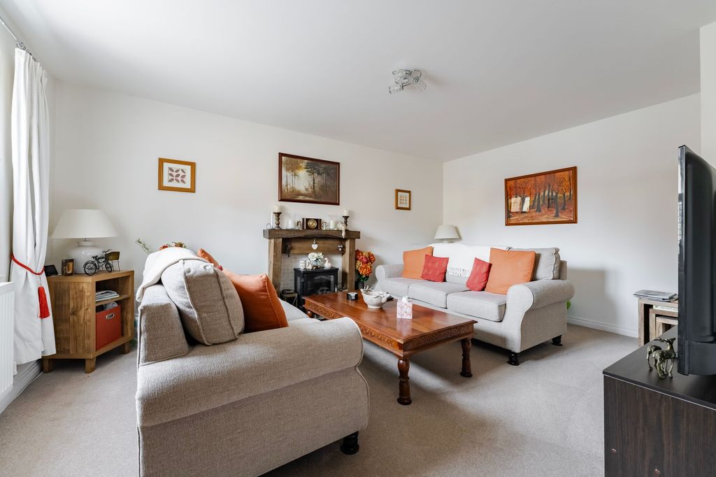 Property photo 2 of 16