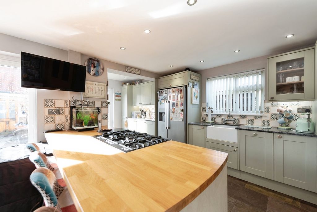 Property photo 3 of 16 Pbox-Img.Jpg