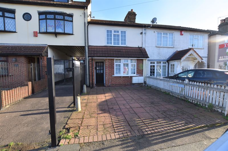 Property photo 1 of 7 Photo 4