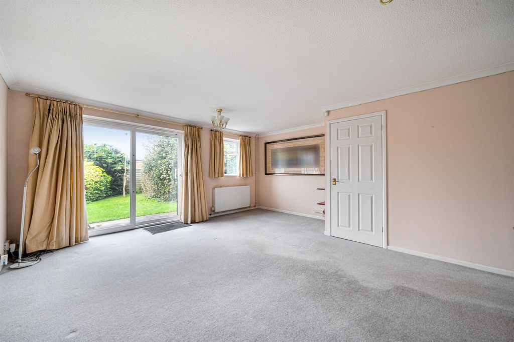 Property photo 3 of 12