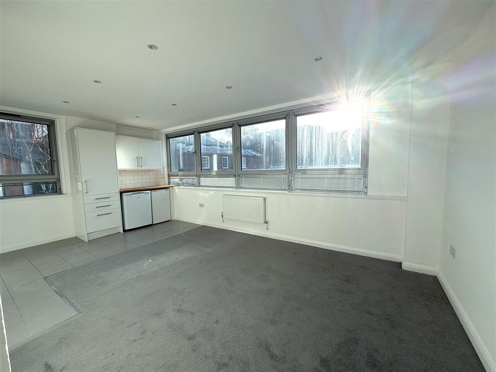 Property photo 3 of 8 Photo 2.Jpeg