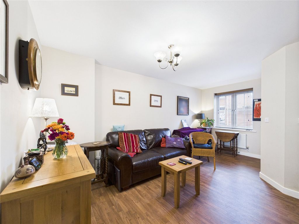 Property photo 2 of 12 Picture No. 30