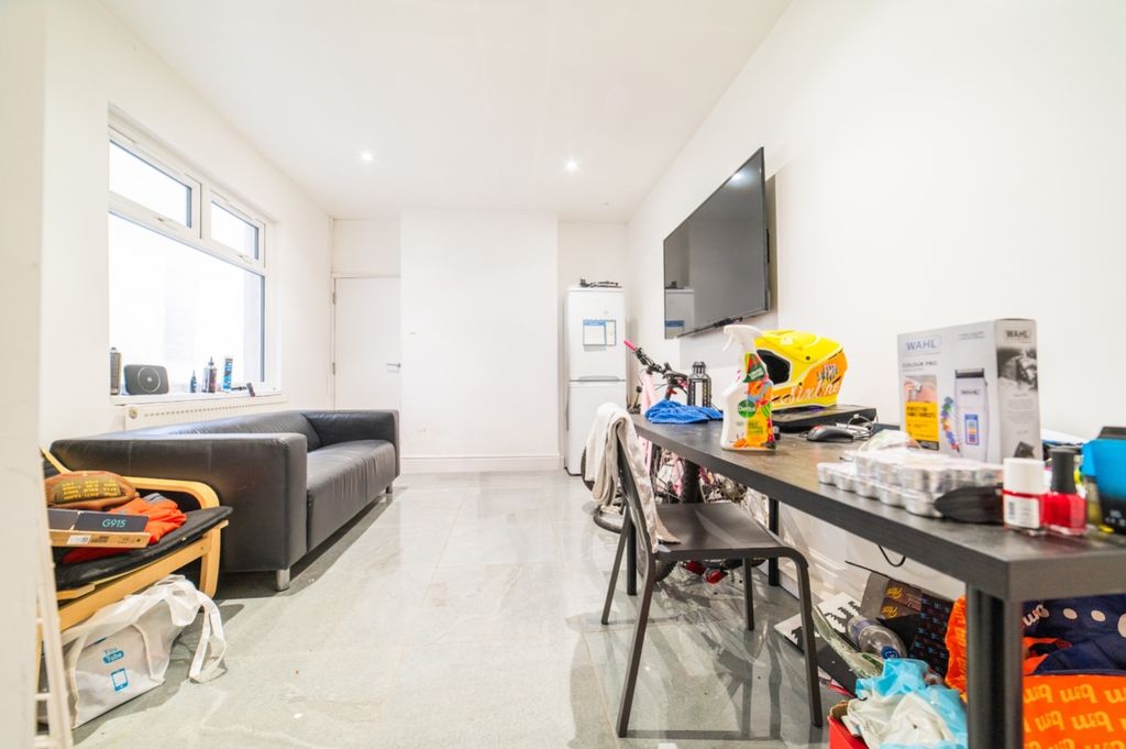 Property photo 3 of 11 Lrg_Call 02920 454555 To Secure Your Viewing_3 (3)