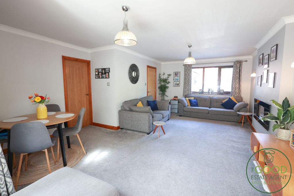 Property photo 2 of 23