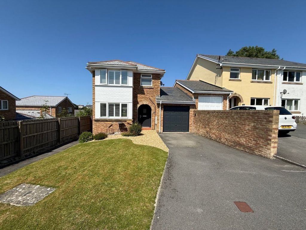 Property photo 2 of 35
