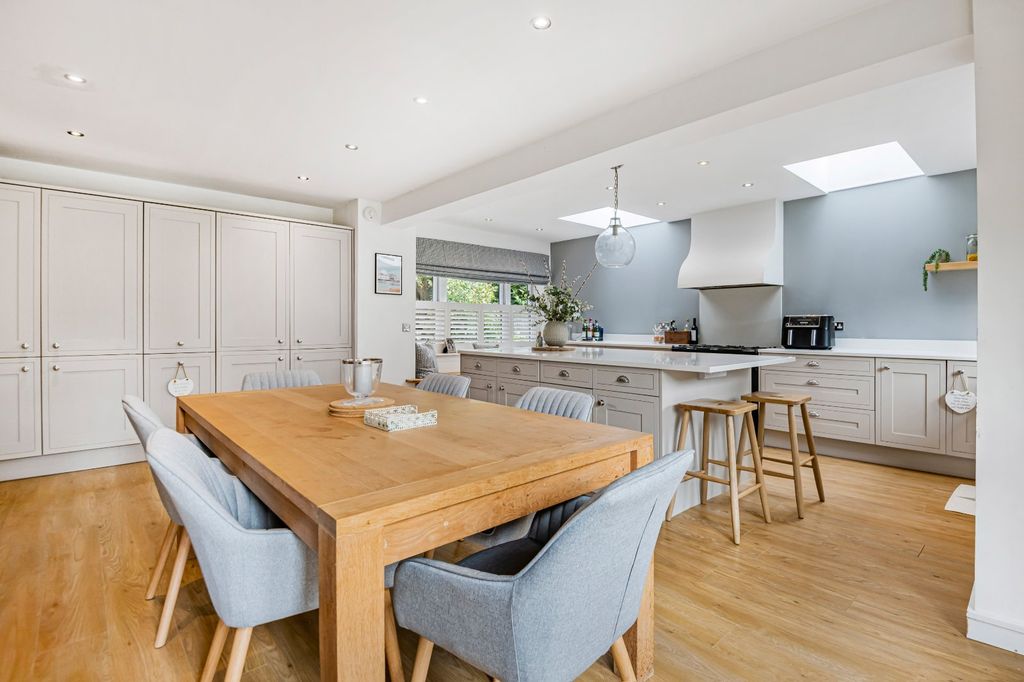 Property photo 2 of 27 Picture No. 29