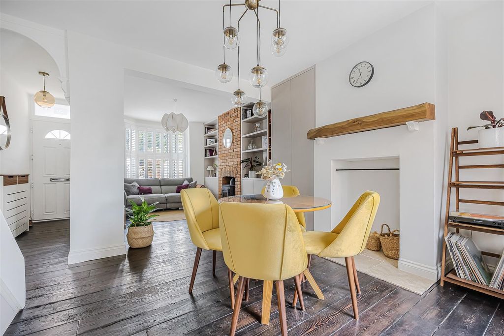 Property photo 3 of 21