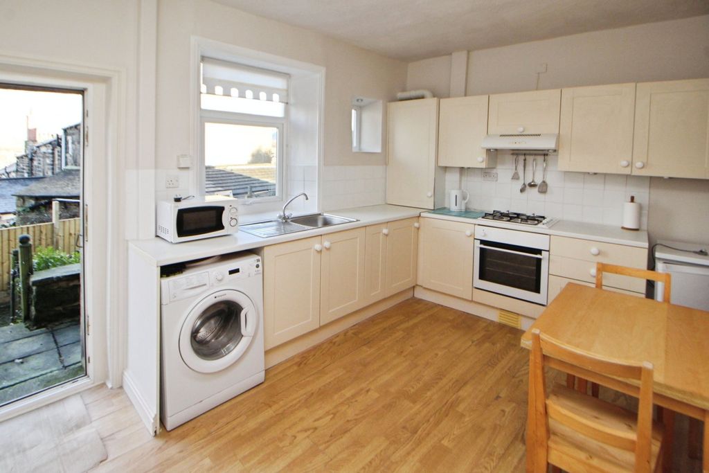 Property photo 3 of 16 Picture No. 21