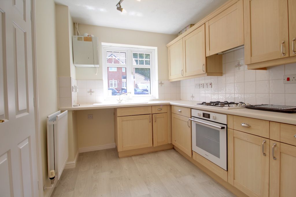 Property photo 3 of 9 Kitchen