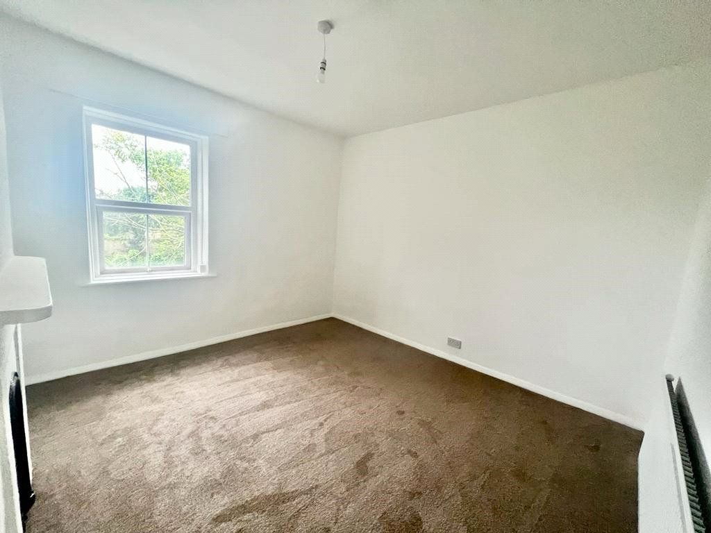 Property photo 3 of 8 Picture No. 14