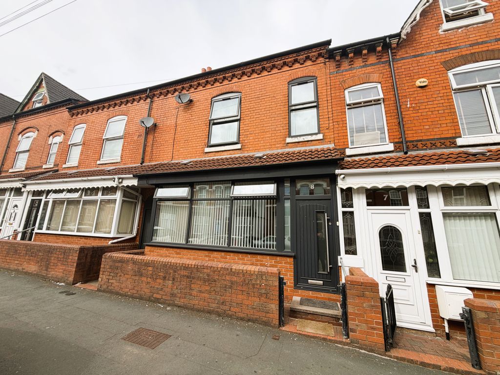 Property photo 2 of 32