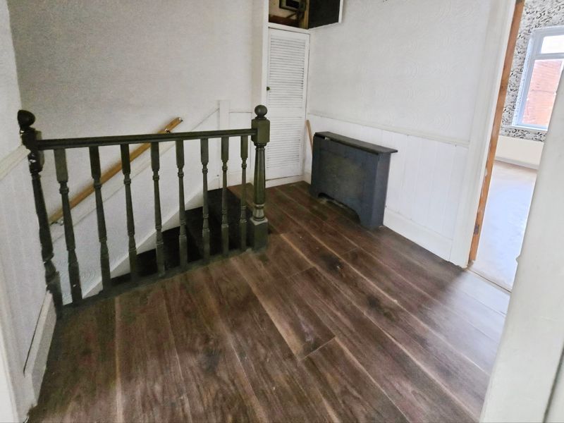 Property photo 3 of 7 Photo 4