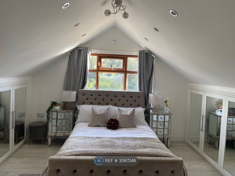 Property photo 3 of 10 Ensuite Large Double