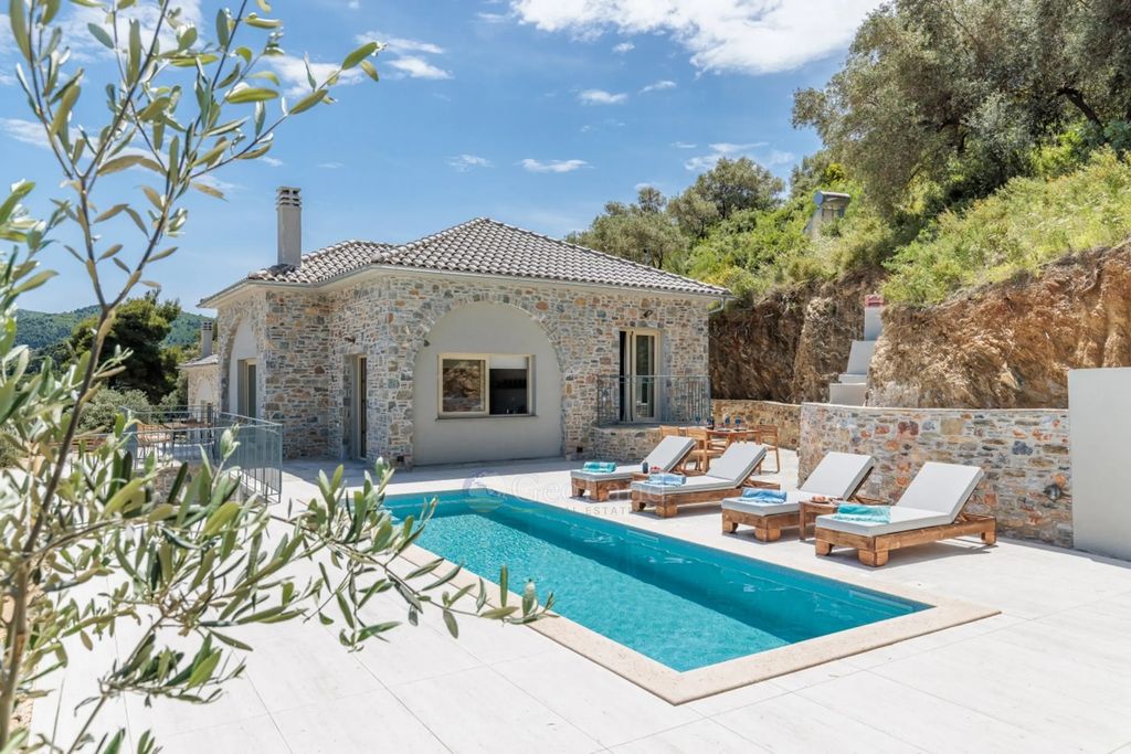 Property photo 2 of 26